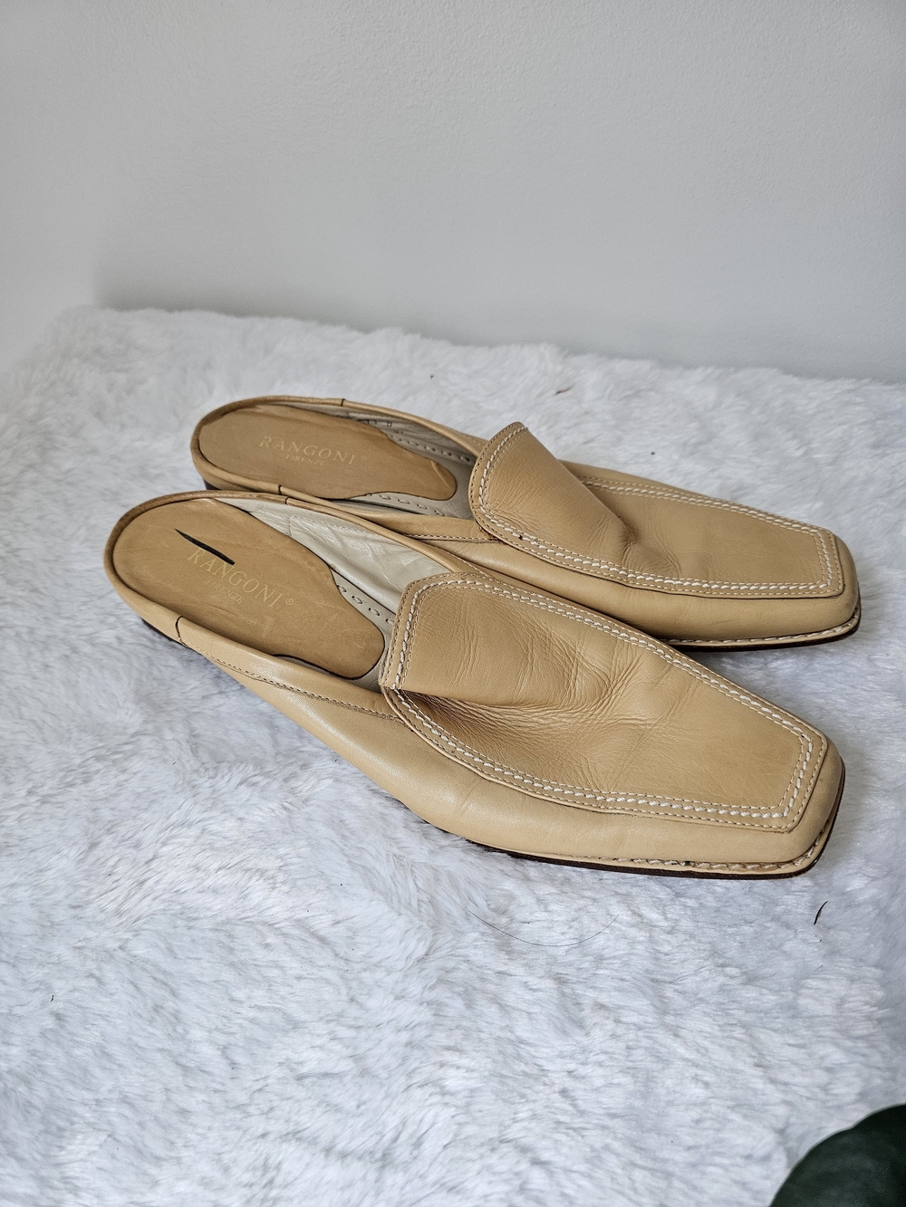 Rangoni Women’s Beige/Tan Square-Toe Slip-On Mules - Picture 3 of 9